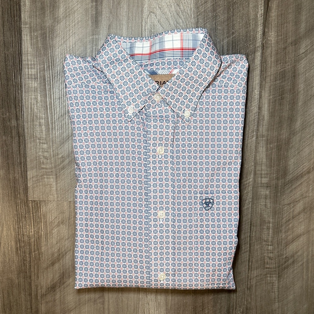 Ariat Wrinkle Free Geo Novel Classic Long Sleeve Button Down - Medium